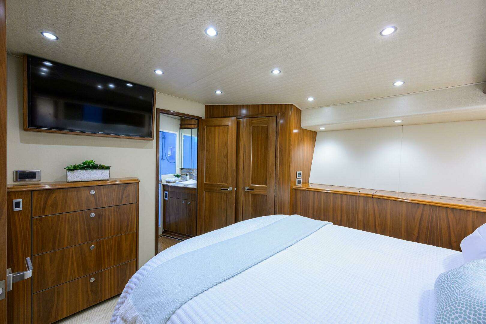 2017 Viking 92 Enclosed Bridge - Image 61