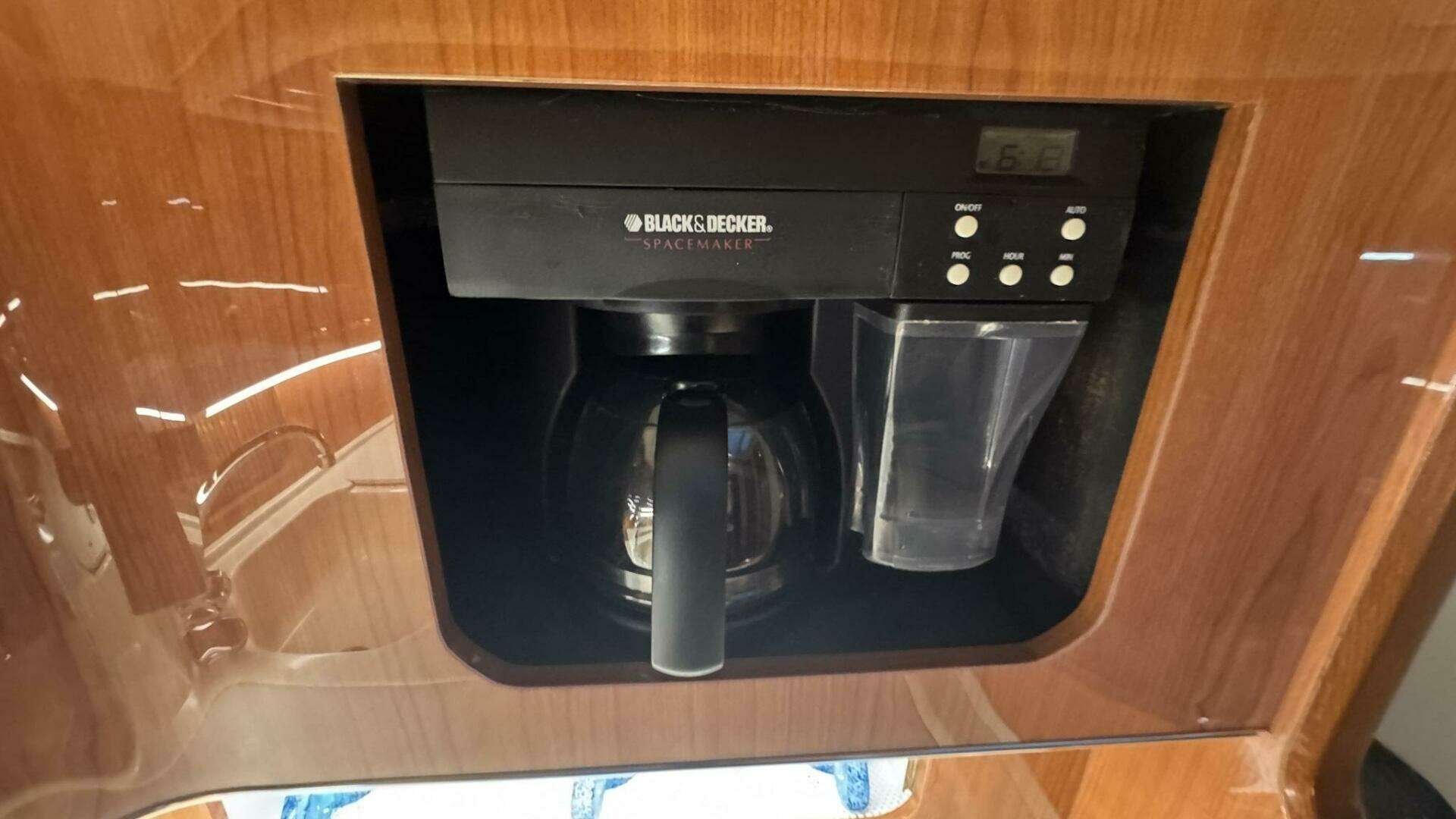 2000 Sea Ray 420 Aft Cabin - Image 31