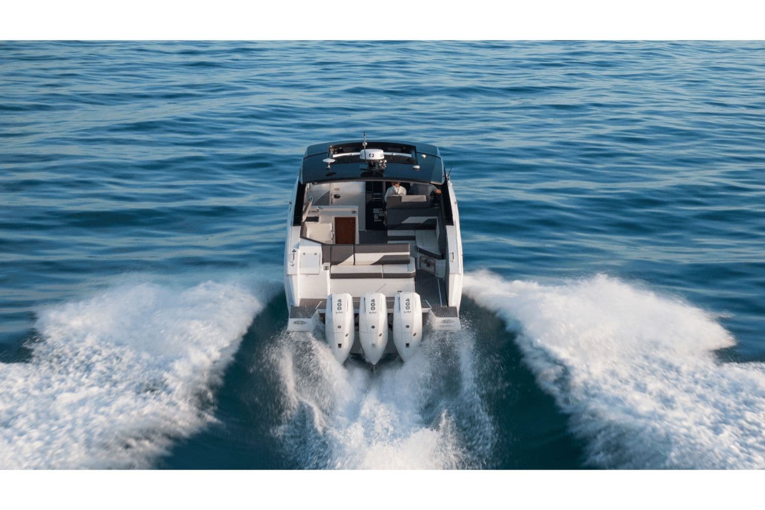 2027 Cruisers Yachts 38GLS-OB - 19