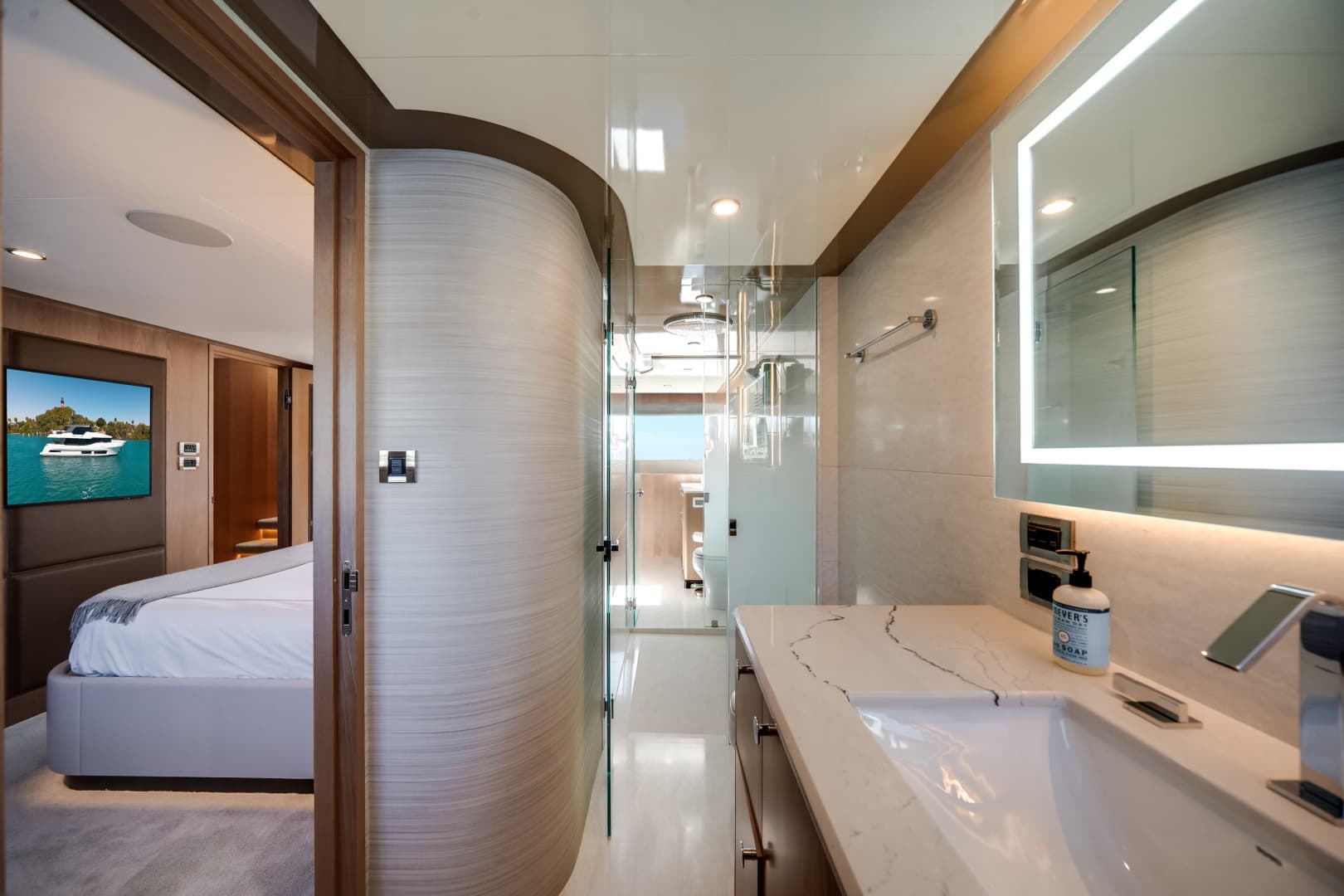 2025 Ocean Alexander 28L - Image 37