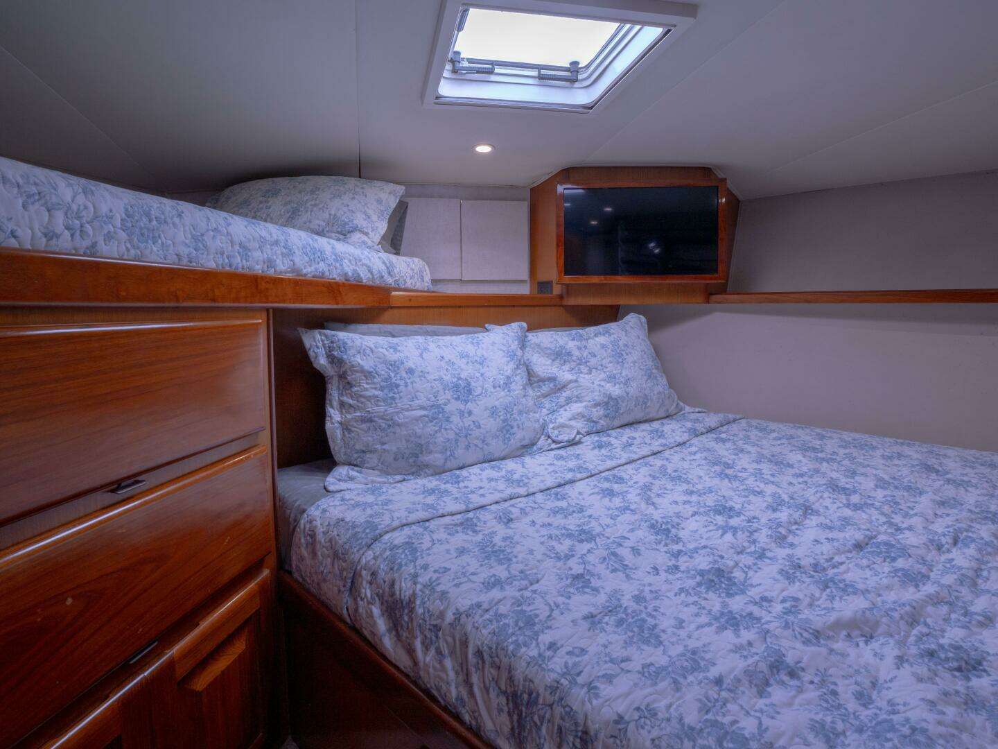 1998 Viking 58 Convertible - Image 36