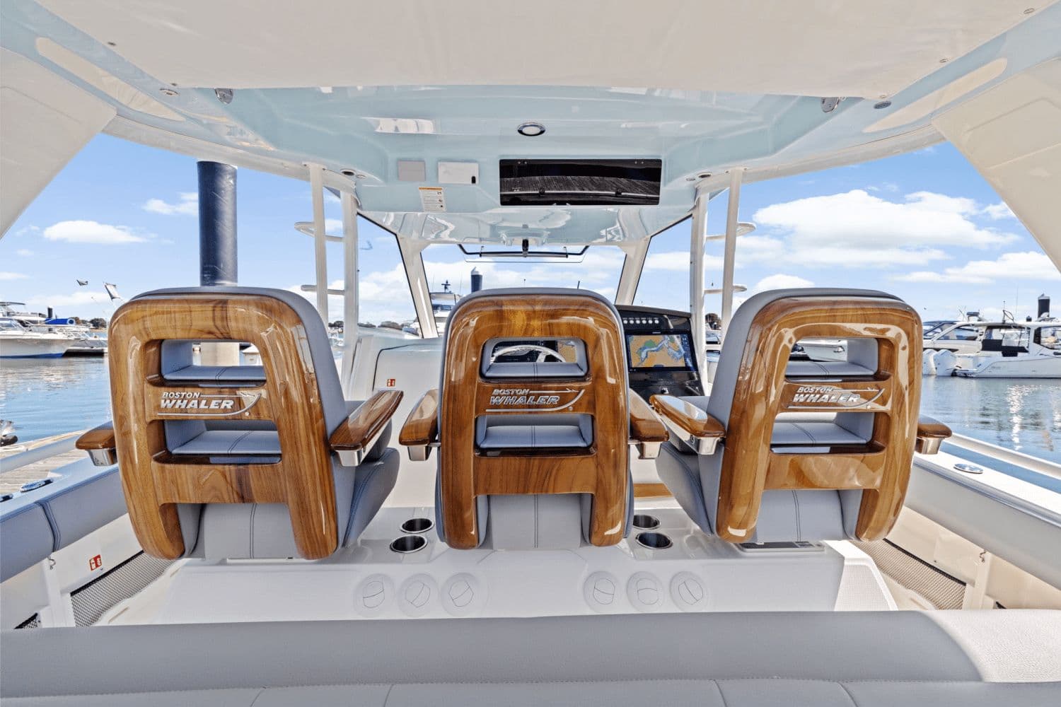 2026 Boston Whaler 420 Outrage - 26