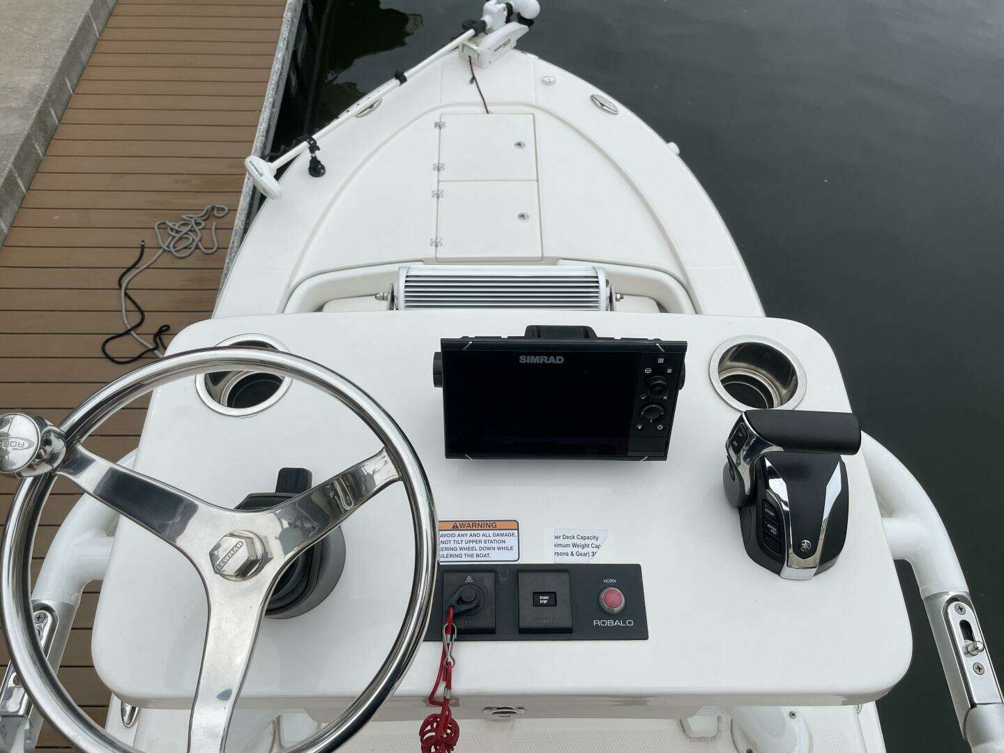 2022 Robalo Cayman 246 SD - Image 8
