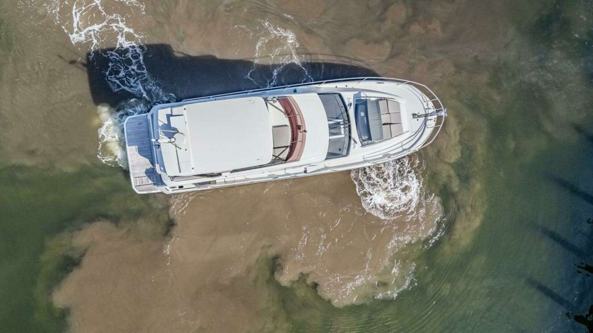 2021 Prestige 520 Flybridge - Image 15