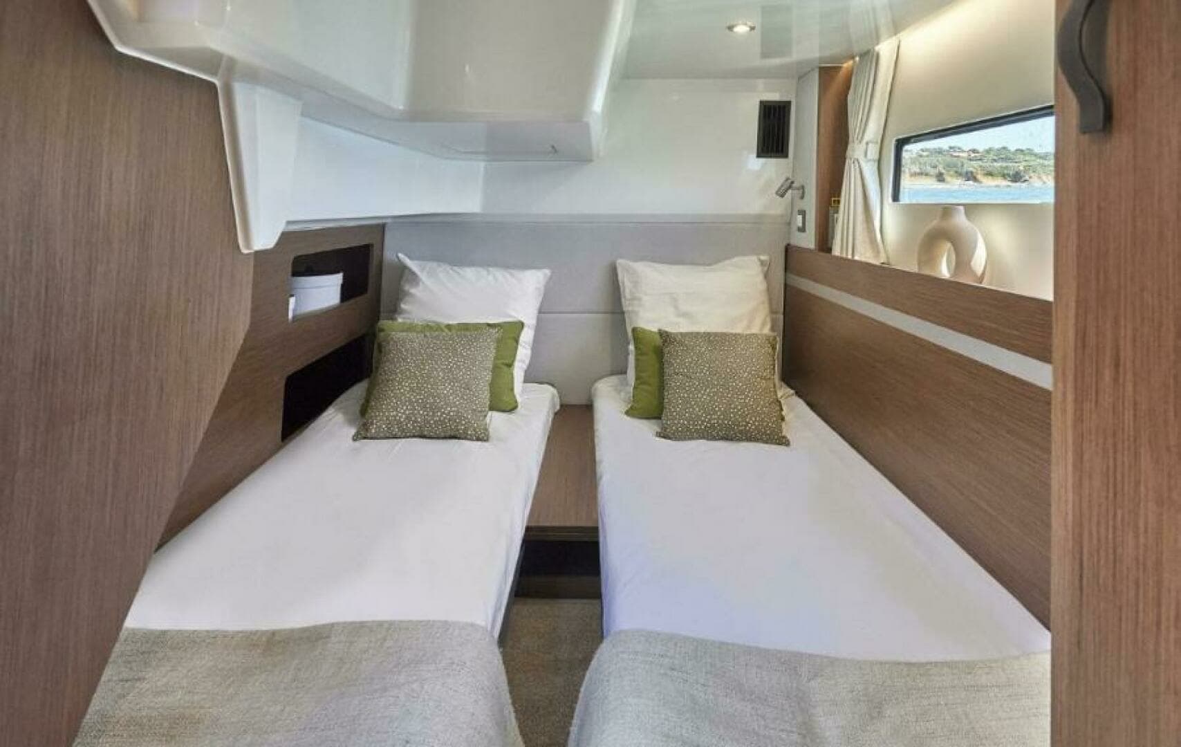 2026 Beneteau Antares 12 - Image 12