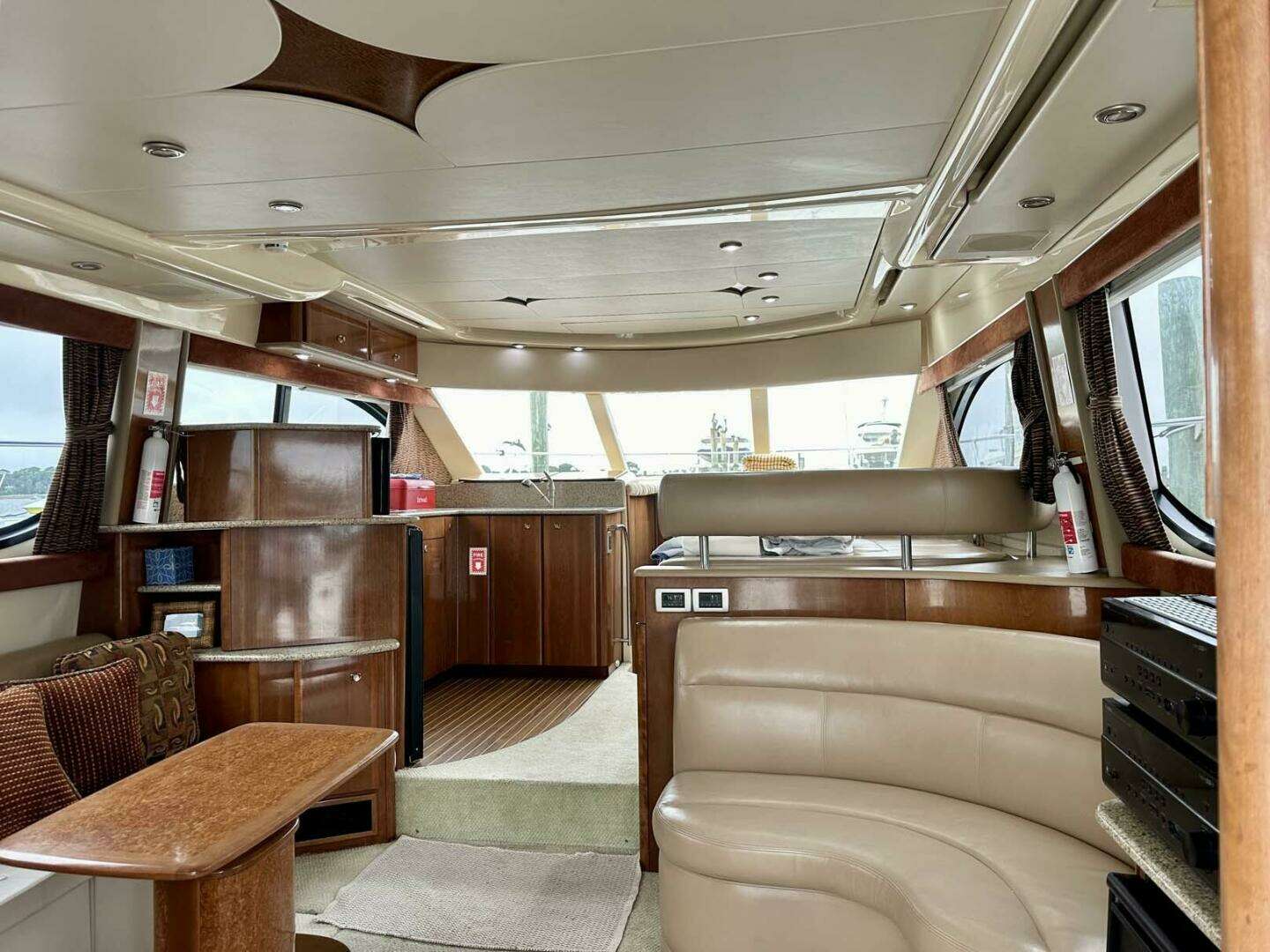 2007 Meridian 411 Sedan - Image 13