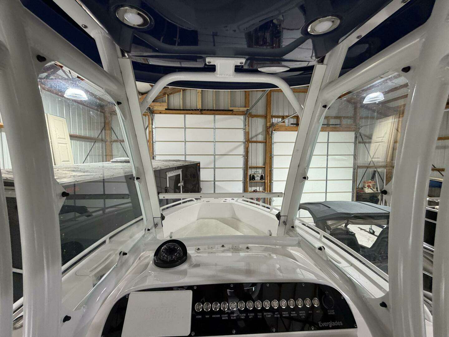 2016 Everglades 230 Center Console - Image 41