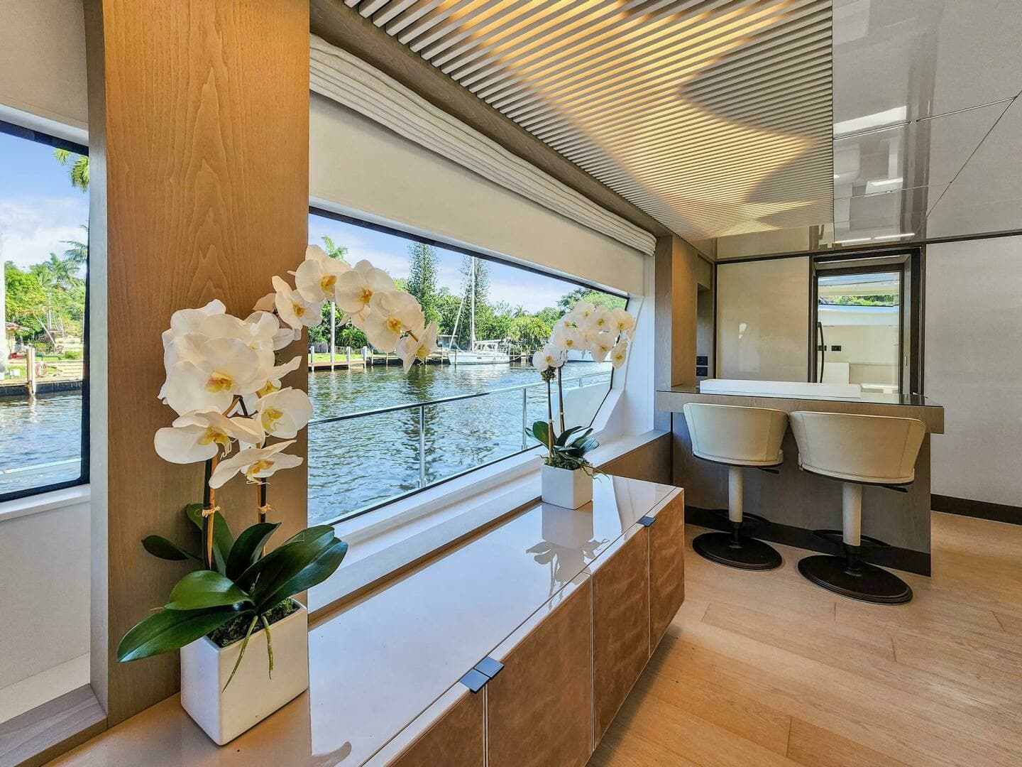 2021 Ferretti Yachts 850 - Image 39
