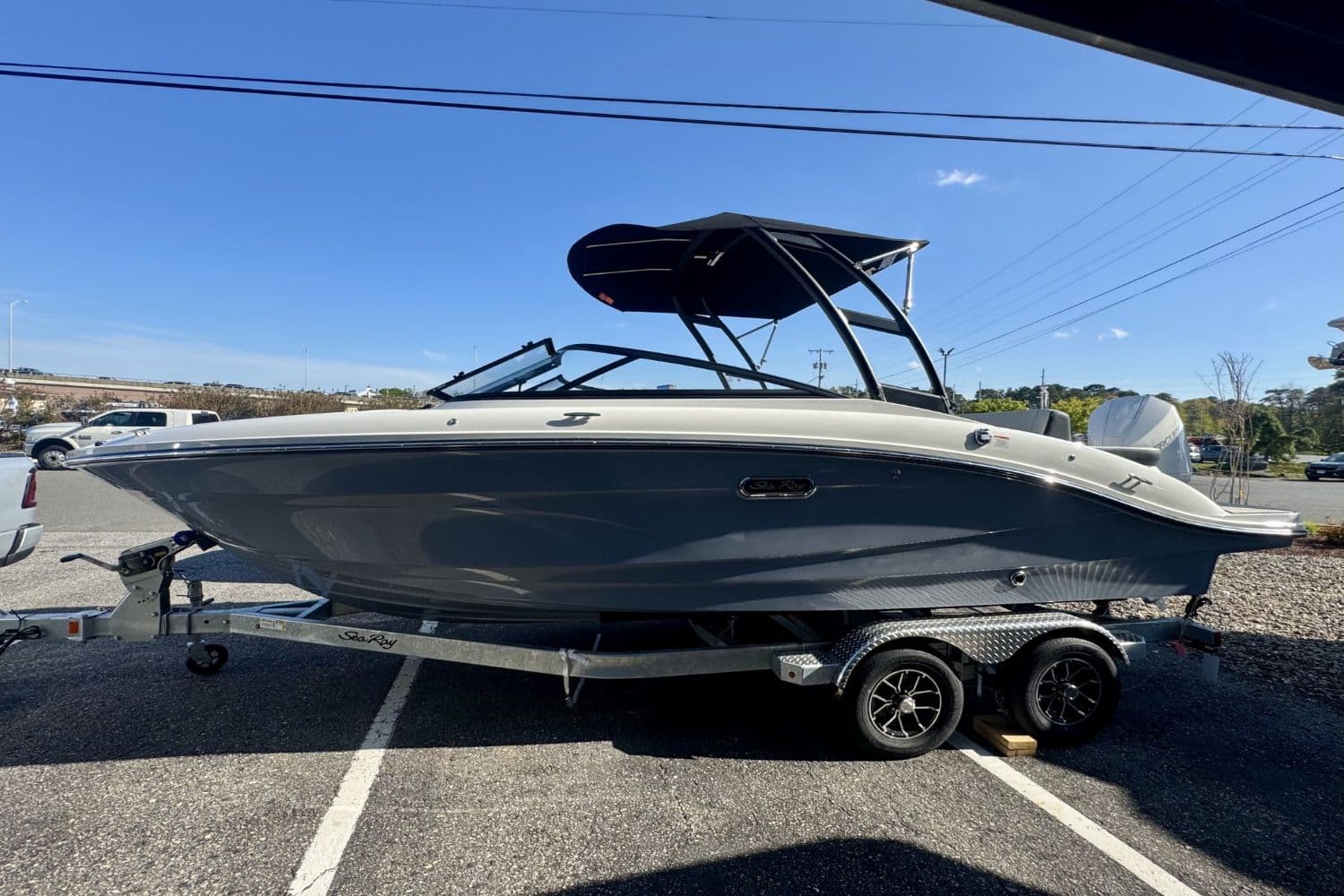 2026 Sea Ray SPX 210 Outboard