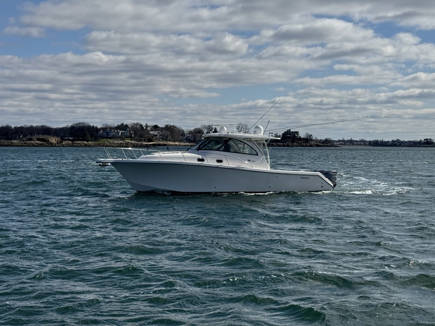 2018 Pursuit OS 385 Offshore - Image 2