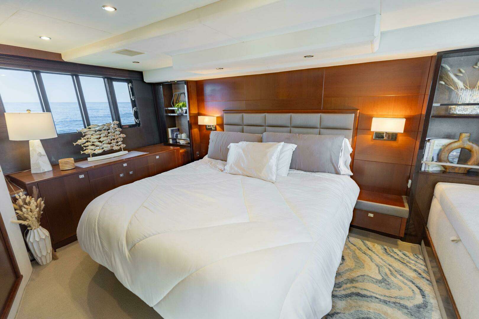 2011 Princess 64 - Image 13