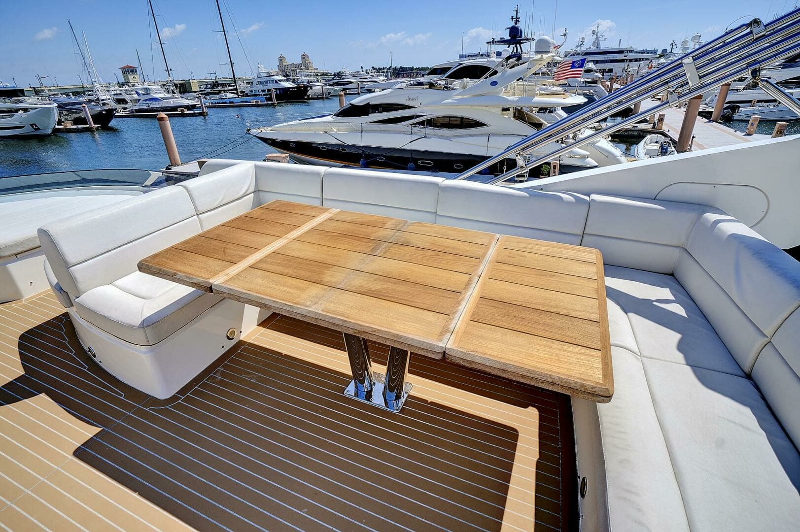 2017 Sunseeker 68 Sport Yacht - Image 25