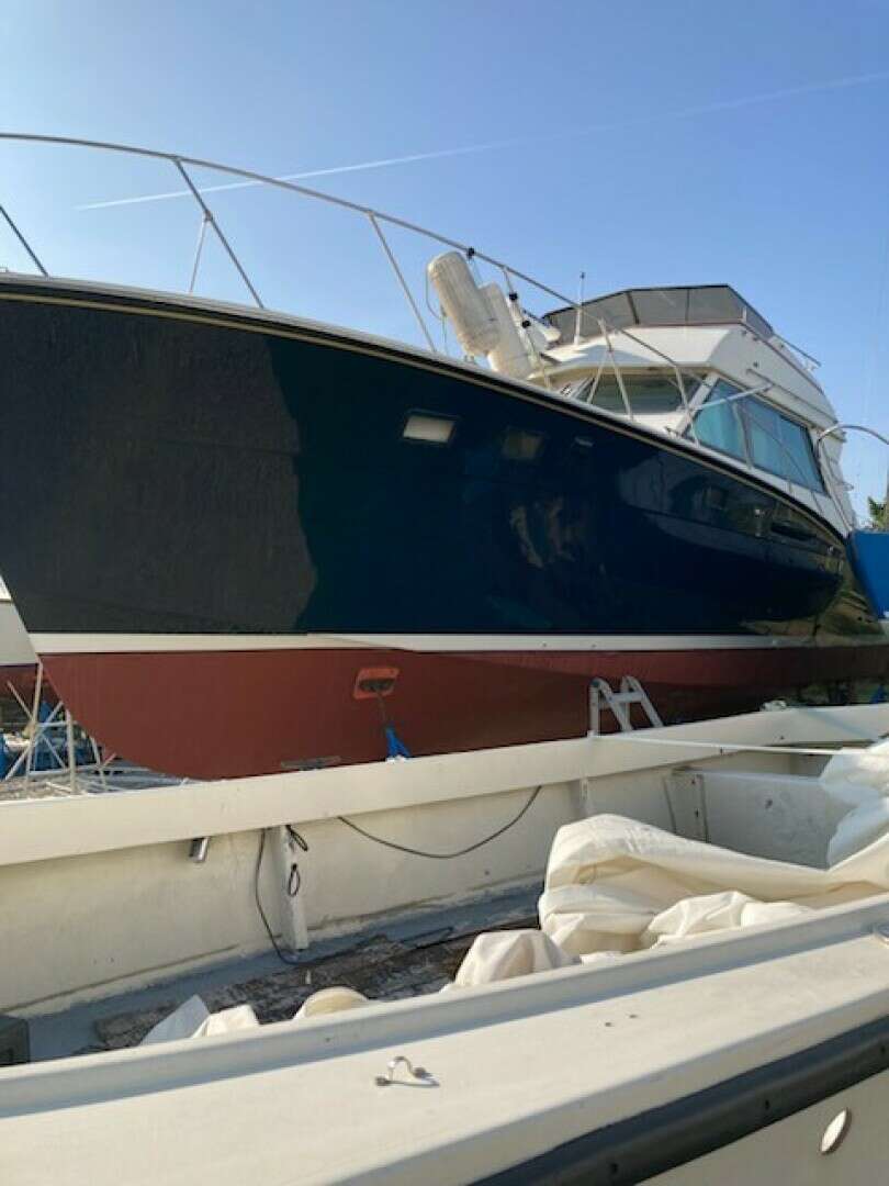1979 Hatteras 46 Convertible - Image 2