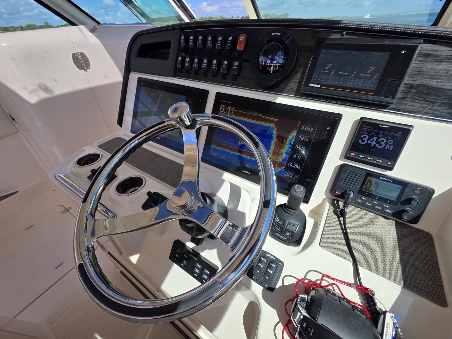 2019 Grady-White Freedom 375 - Image 18