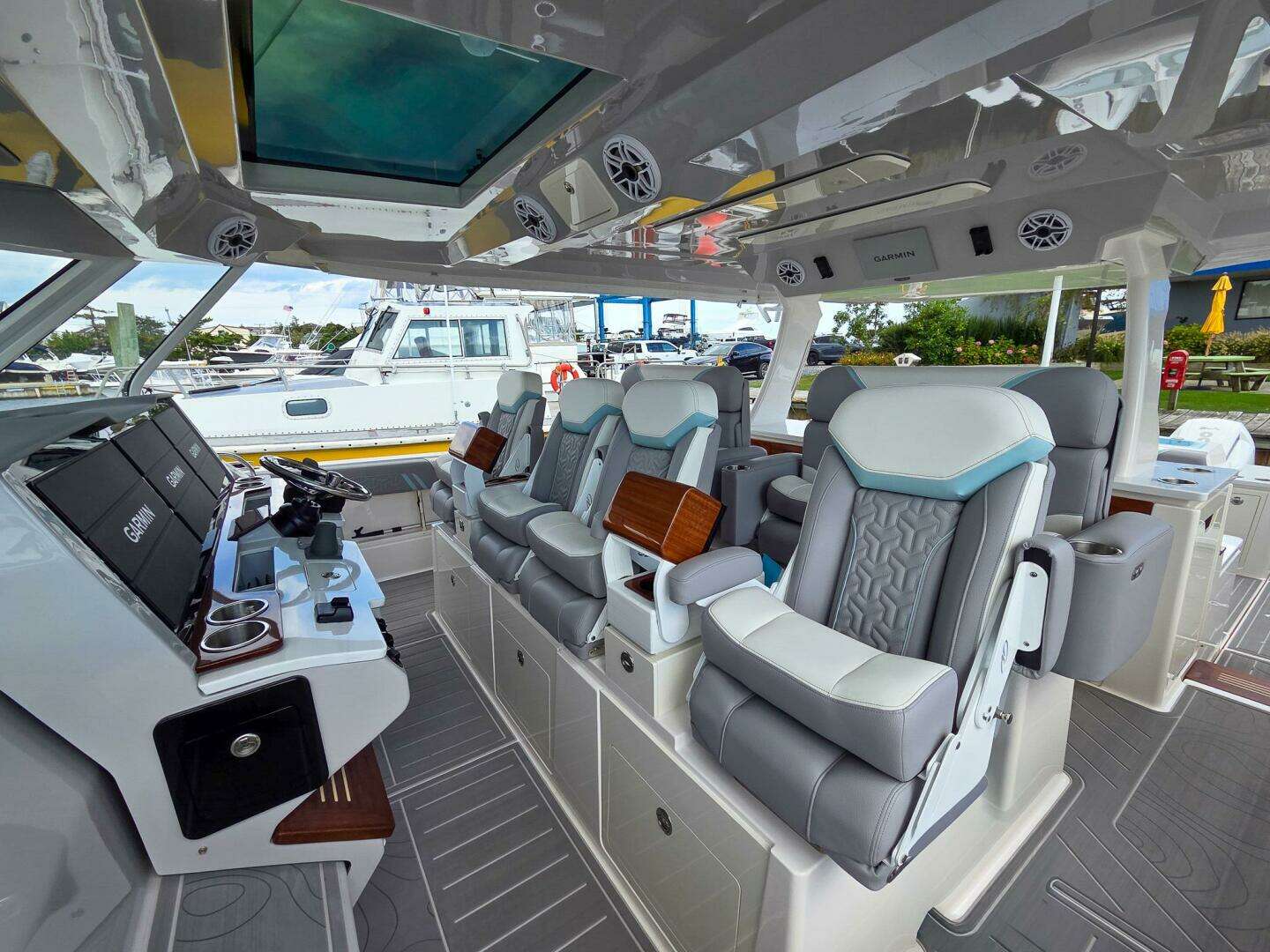 2025 Regal 50 SAV - Image 33