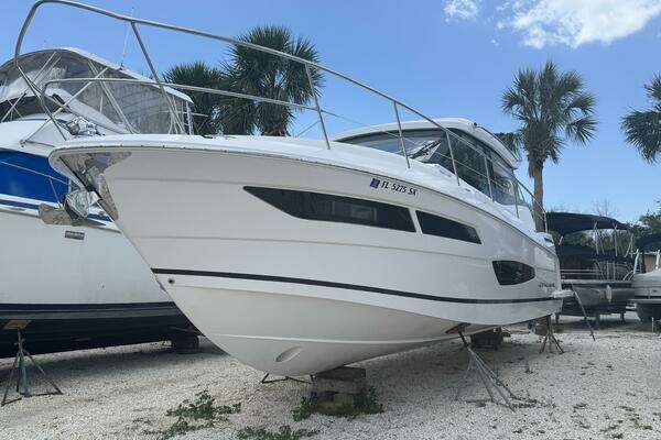 2021 Regal 38 XO - Image 1