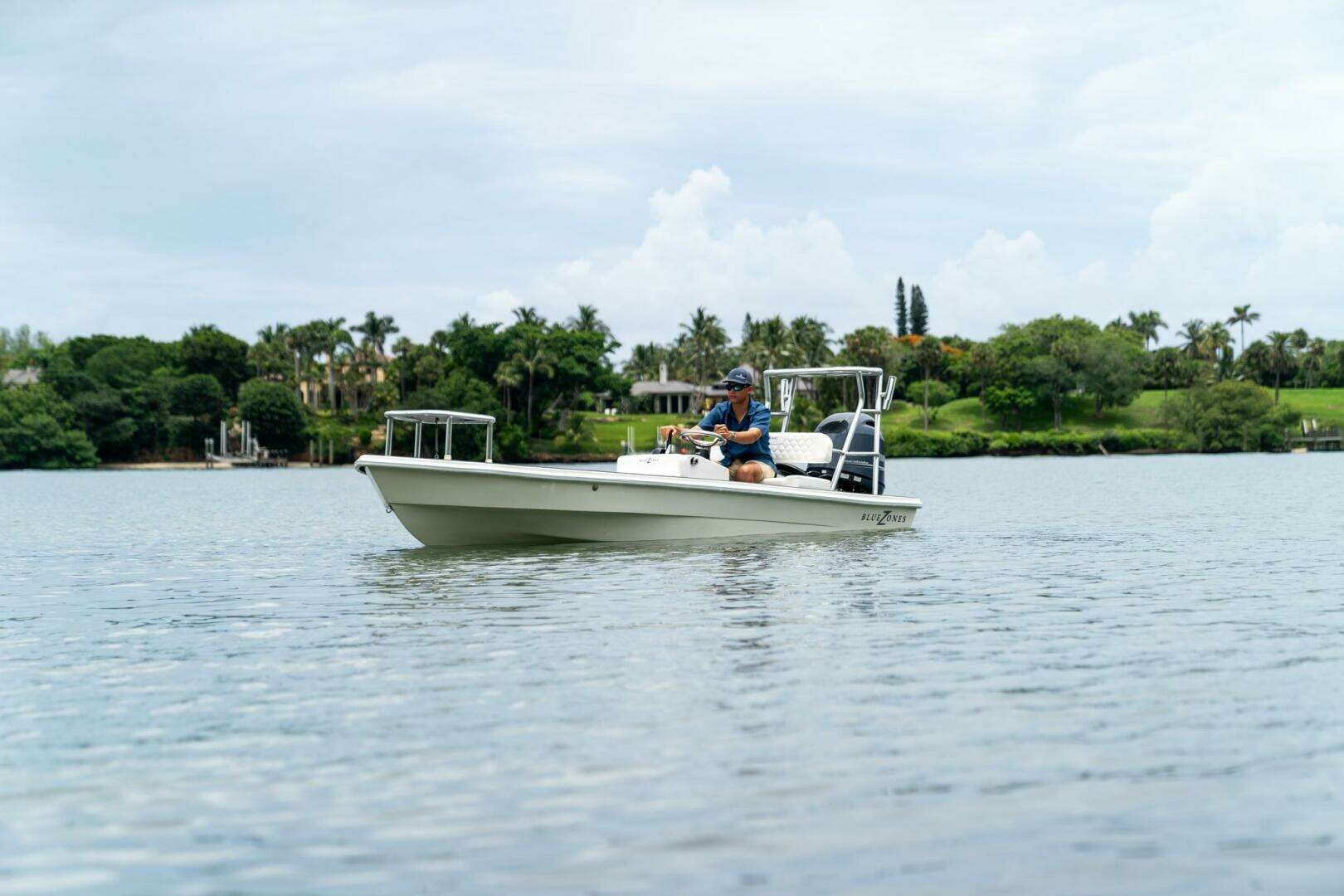 2025 BlueZones Boatworks 16' Flats - Image 5