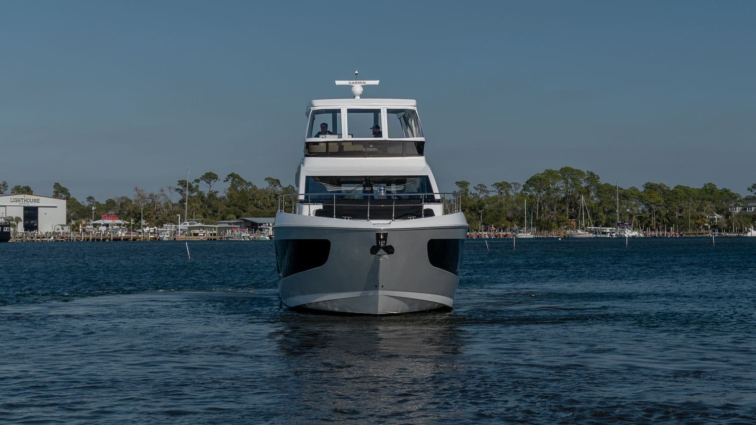 2026 Cruisers Yachts 57 Fly - 8