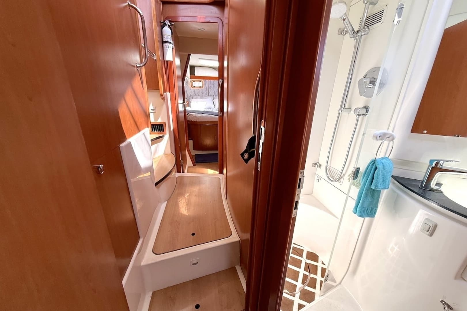 2010 Leopard 46 - Image 62