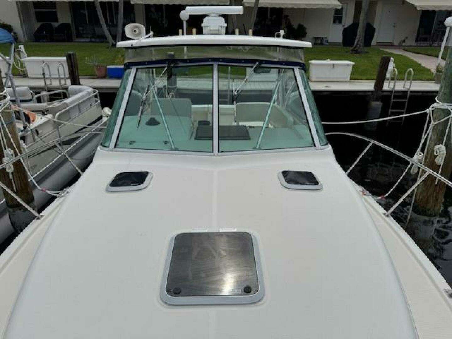 2002 Pursuit 3000 Express - Image 19