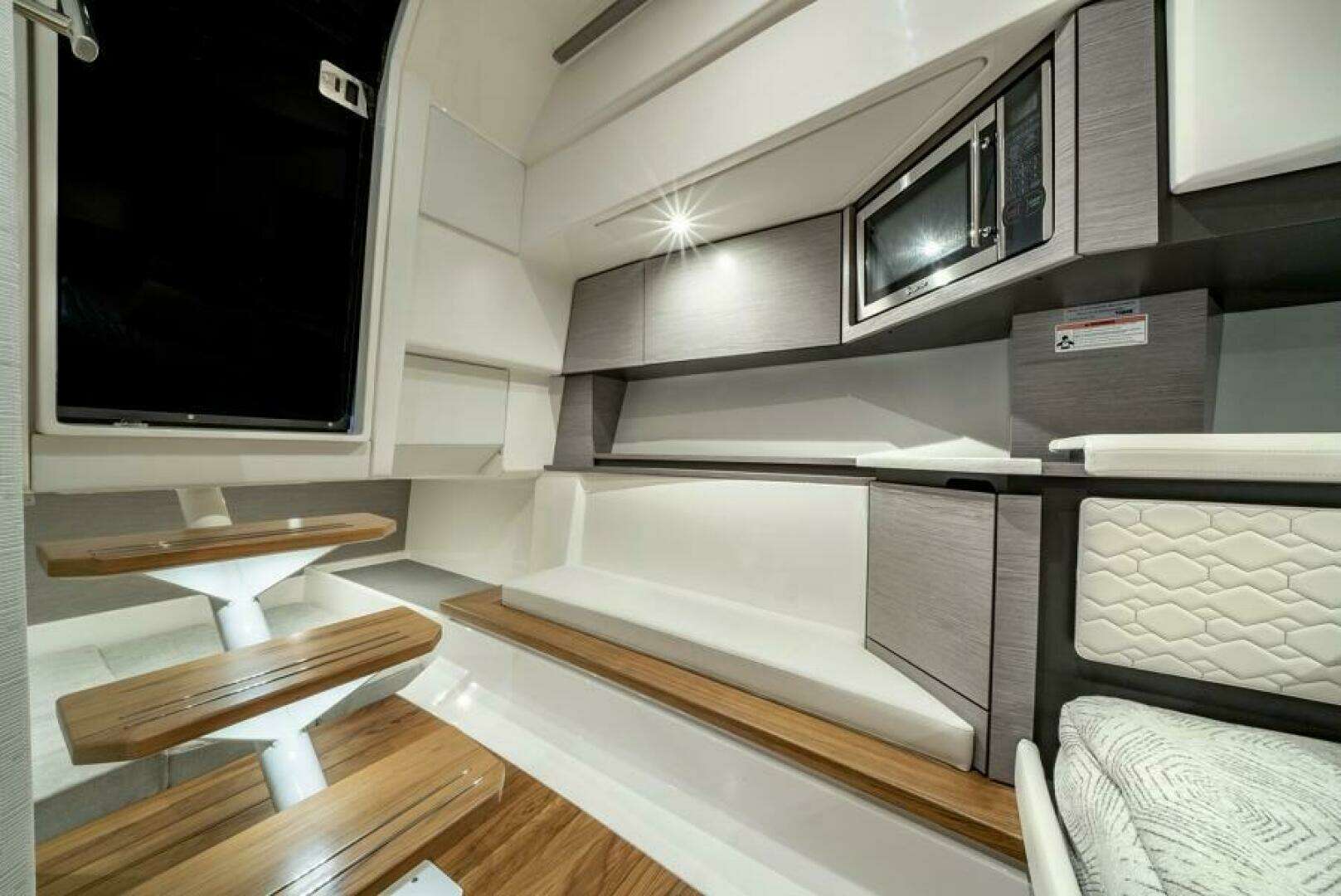 2024 Tiara Yachts 43 LS - Image 34