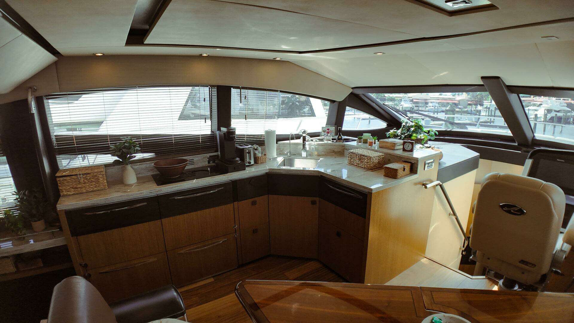 2016 Sea Ray L590 Fly - Image 10