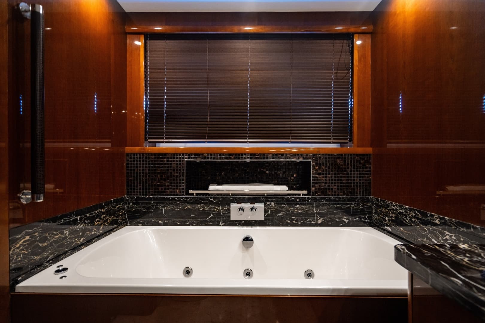 2010 Princess 95 M/Y - Image 21