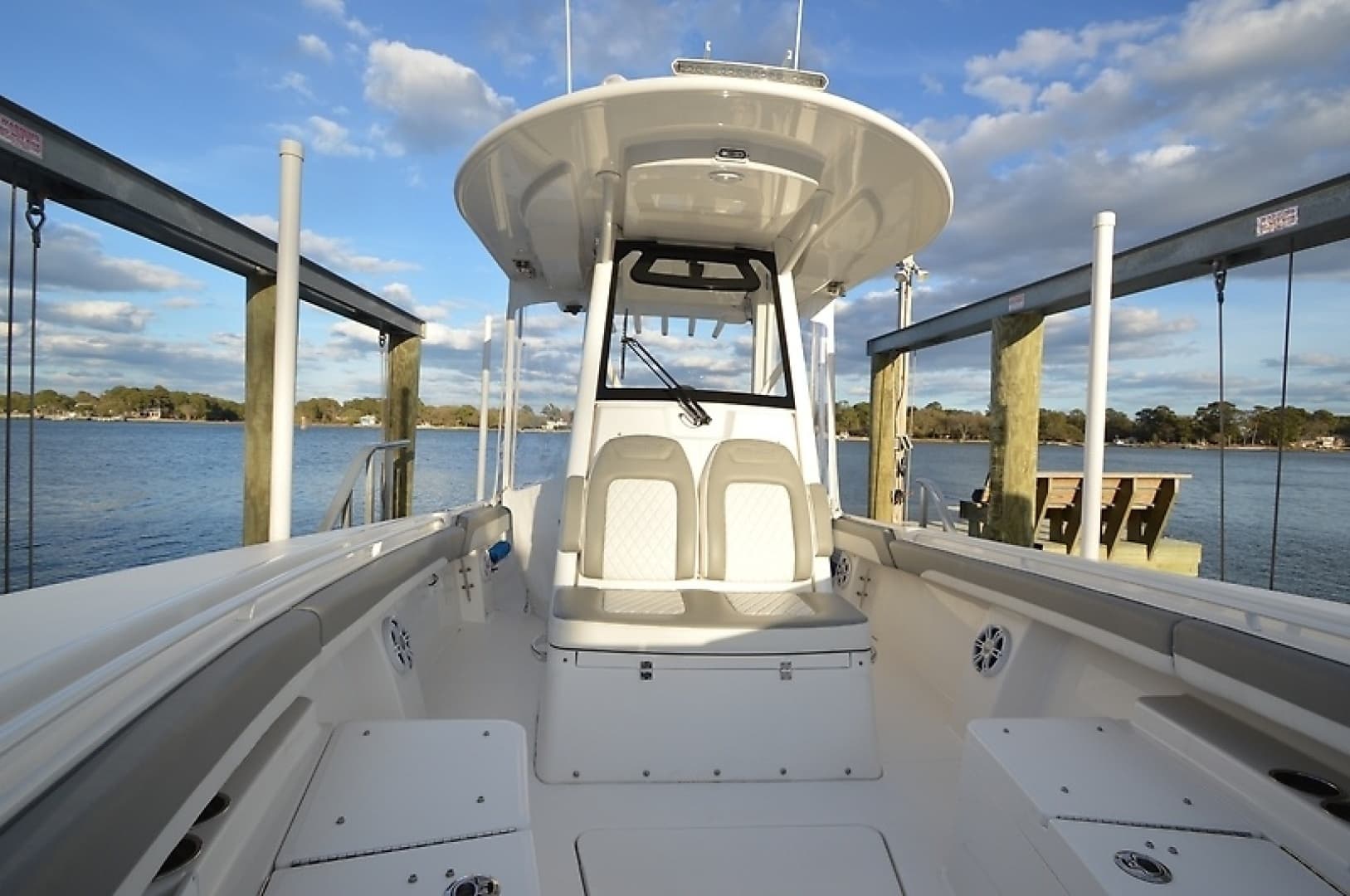 2024 Regulator 28 FS - Image 22