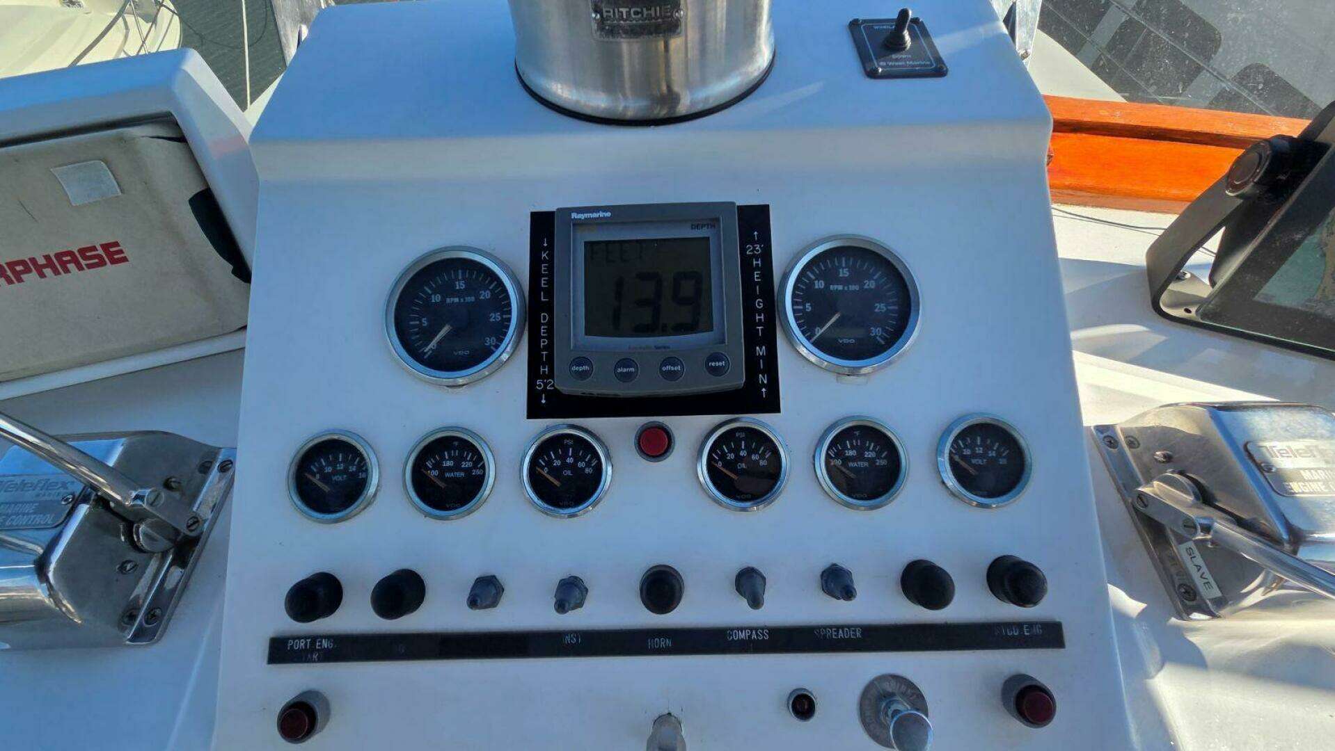 1987 DeFever 48 Tri Cabin - Image 27