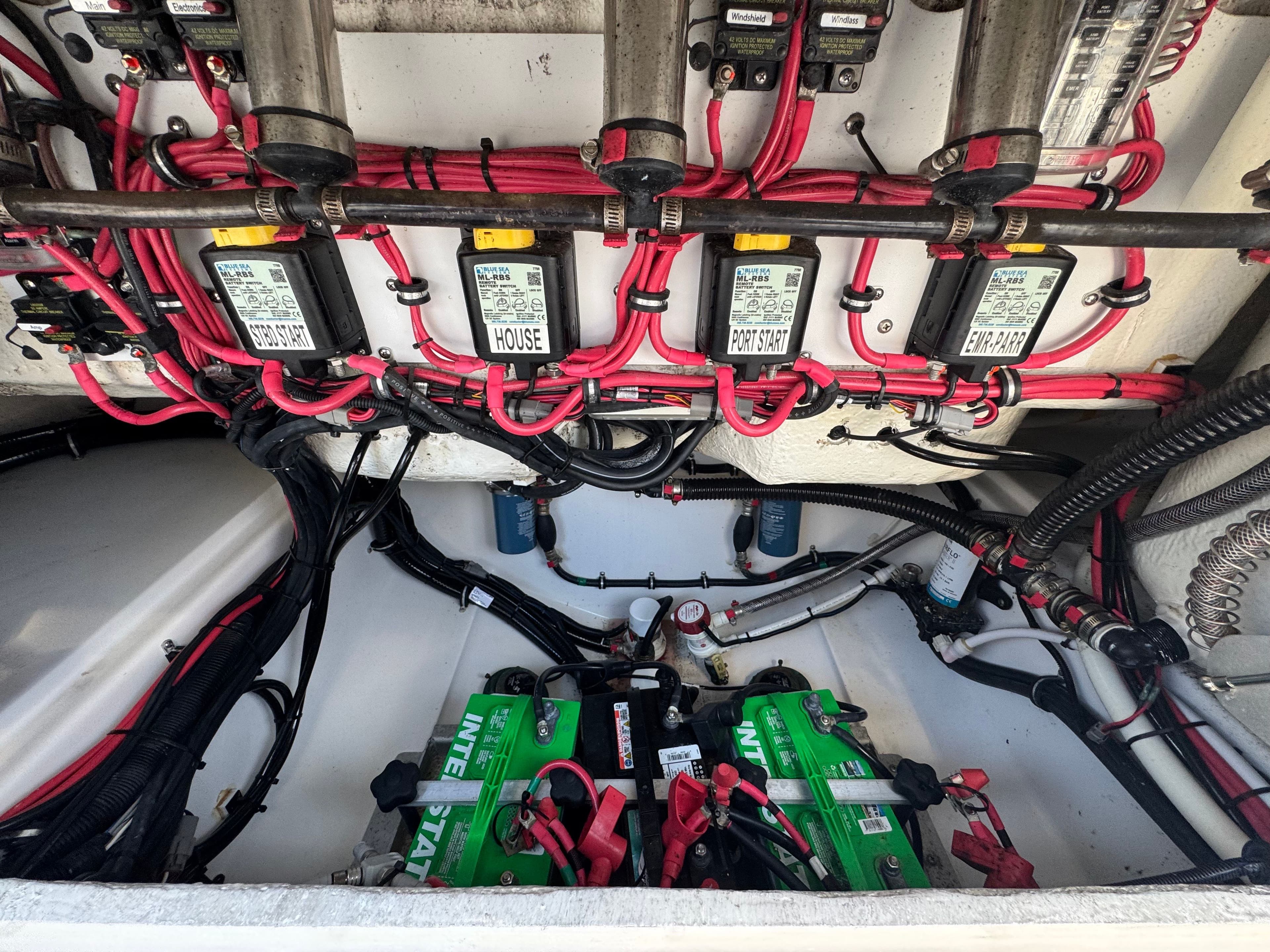 2019 Everglades 295 Center Console - 17