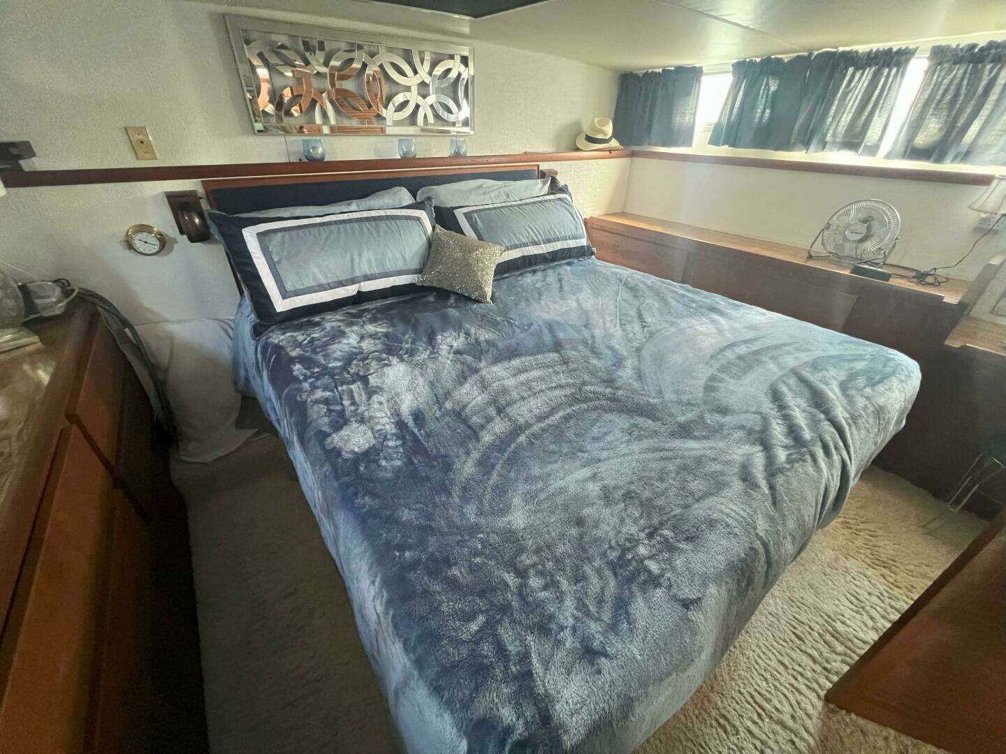 1978 Chris-Craft 410 Motor Yacht - Image 23