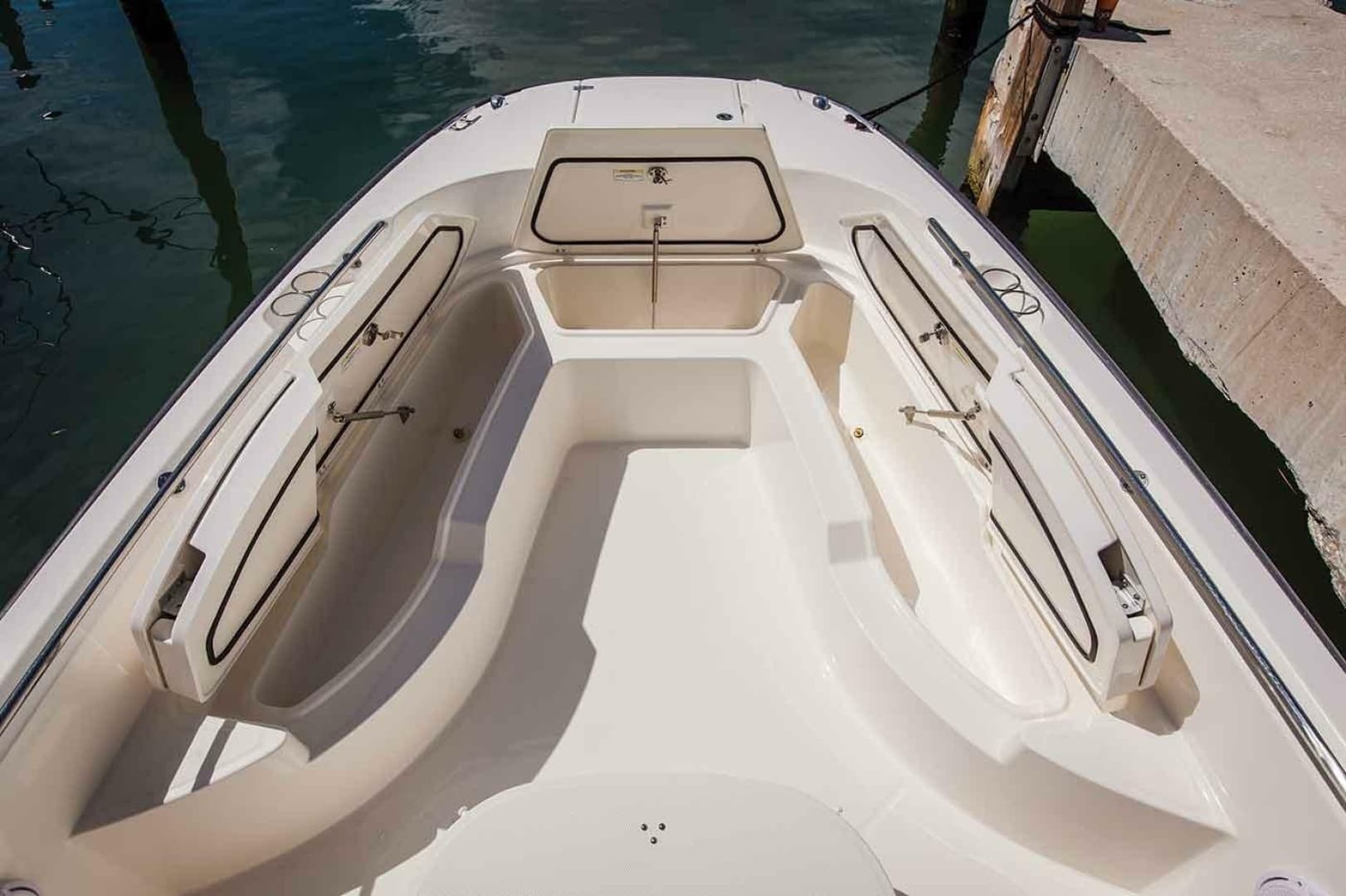2021 Boston Whaler 270 Dauntless - Image 10