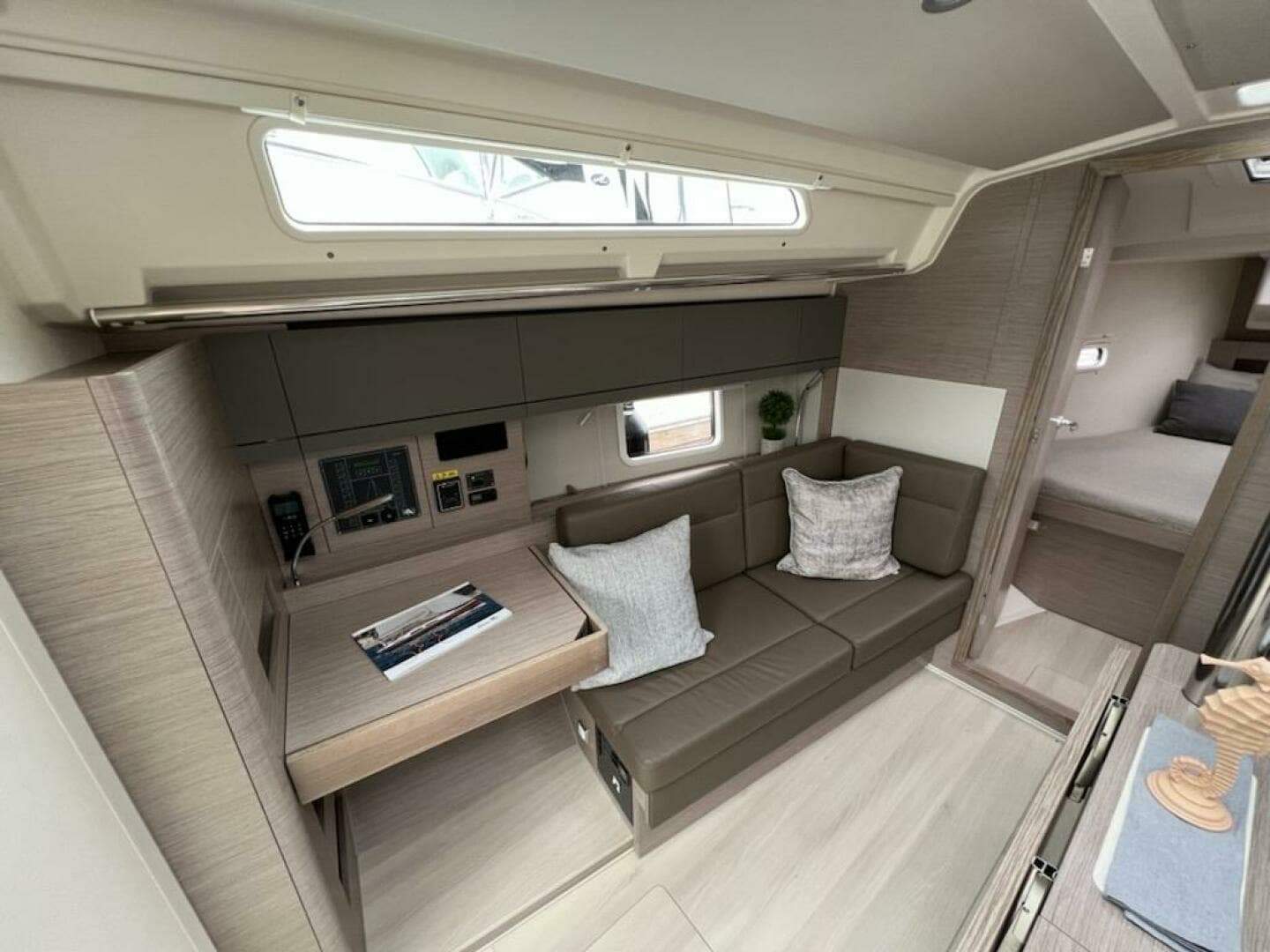2023 Hanse 388 - Image 14
