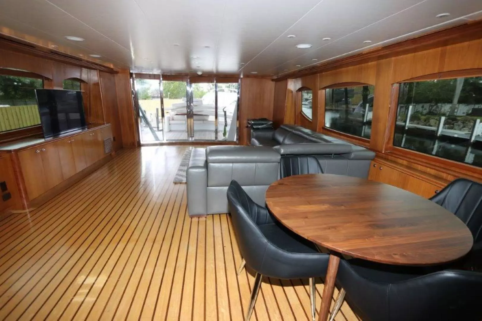 2006 Hatteras 80 - Image 15