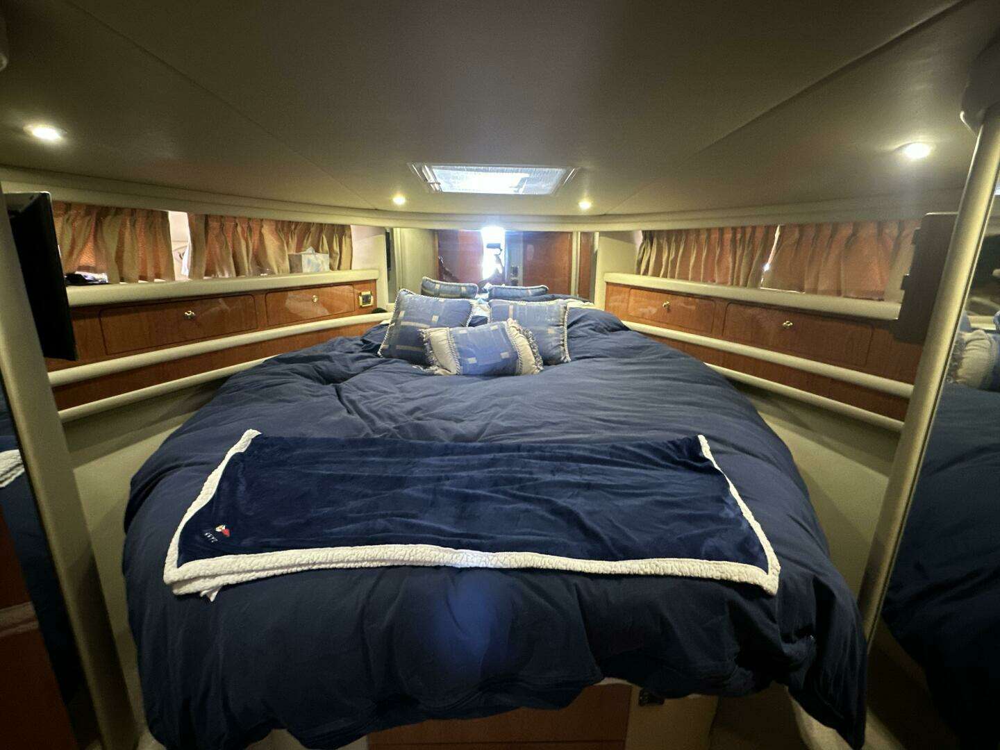 2000 Sea Ray 480 Sedan Bridge - Image 26