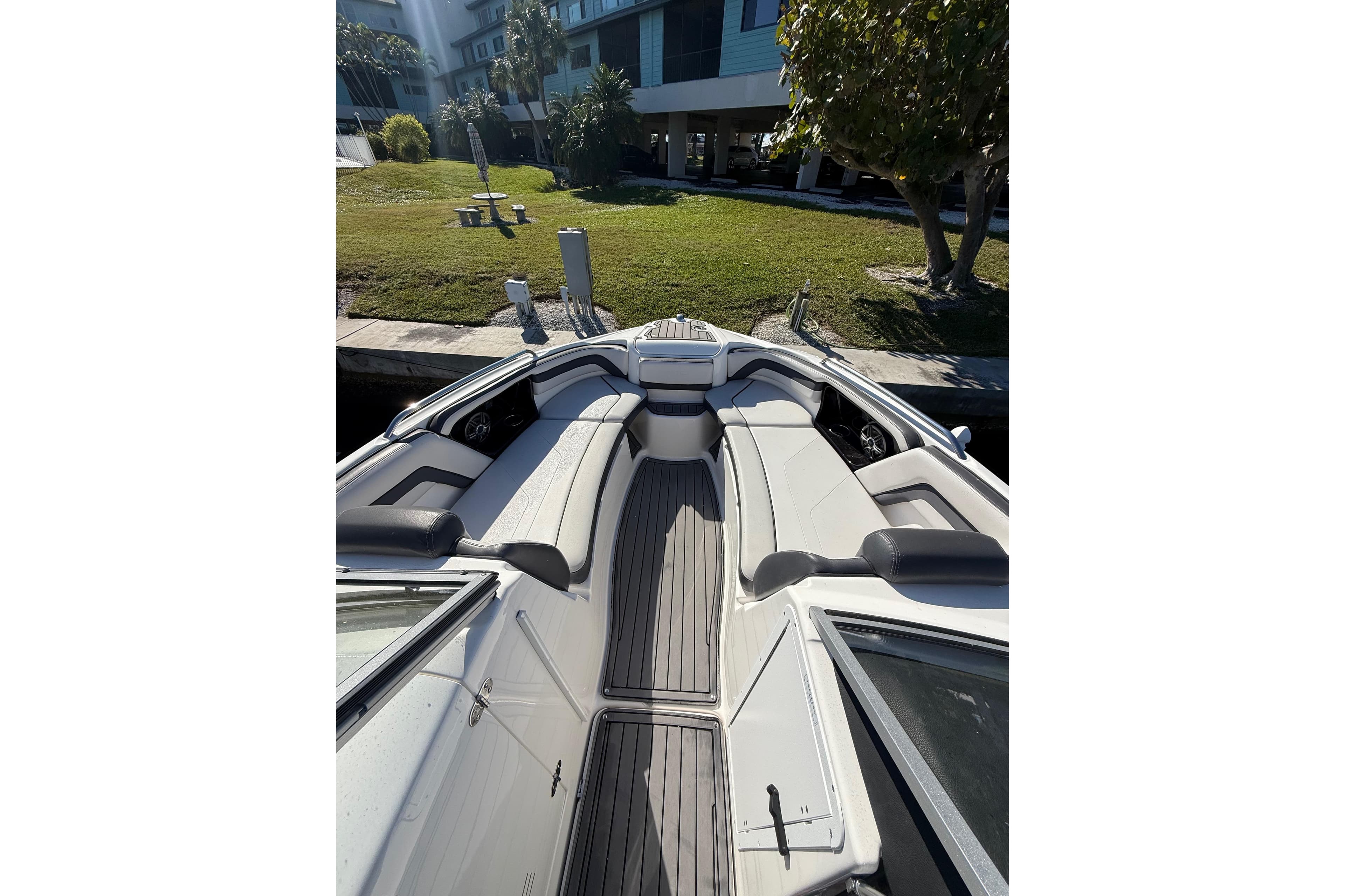 2017 Yamaha Boats 242 Limited S E-Series interior with sleek seating and modern design.