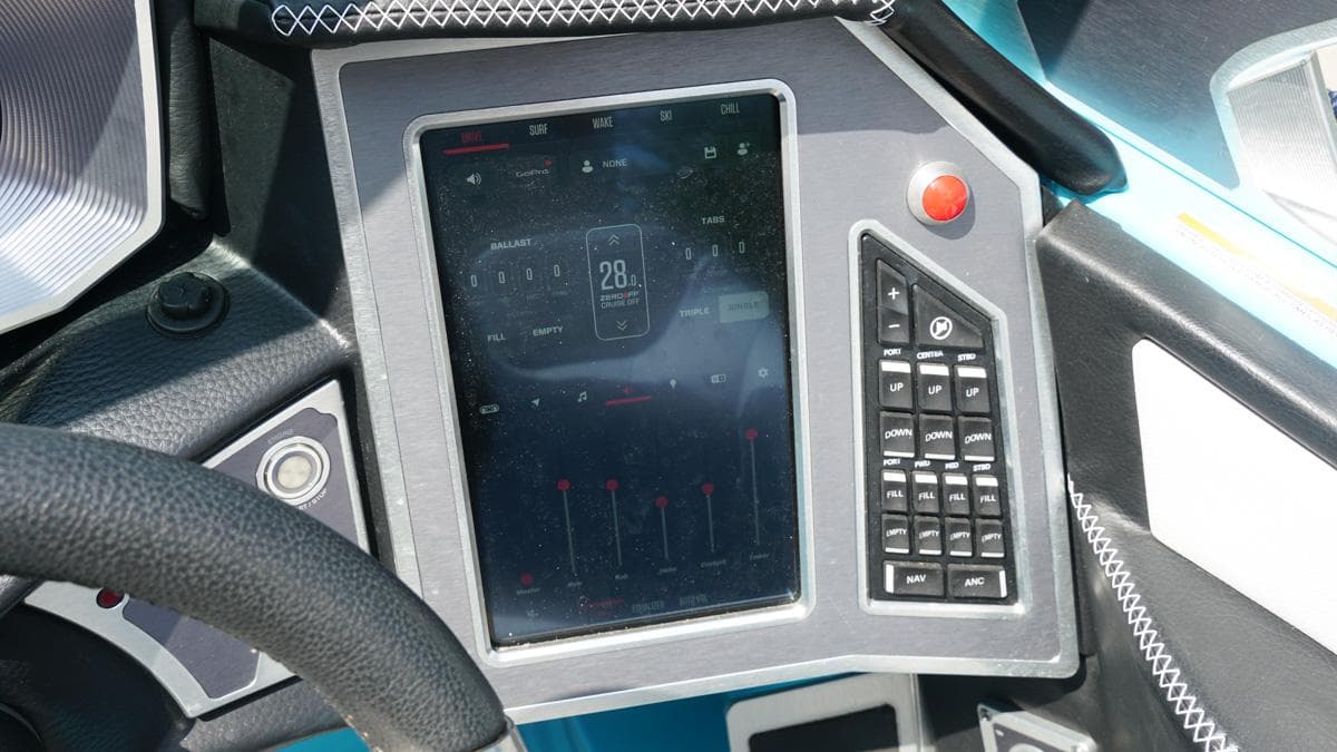 2021 MasterCraft X24 - 13