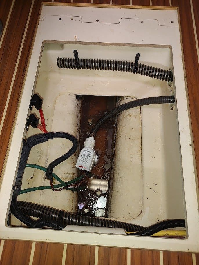 2004 Hunter 33 - 86