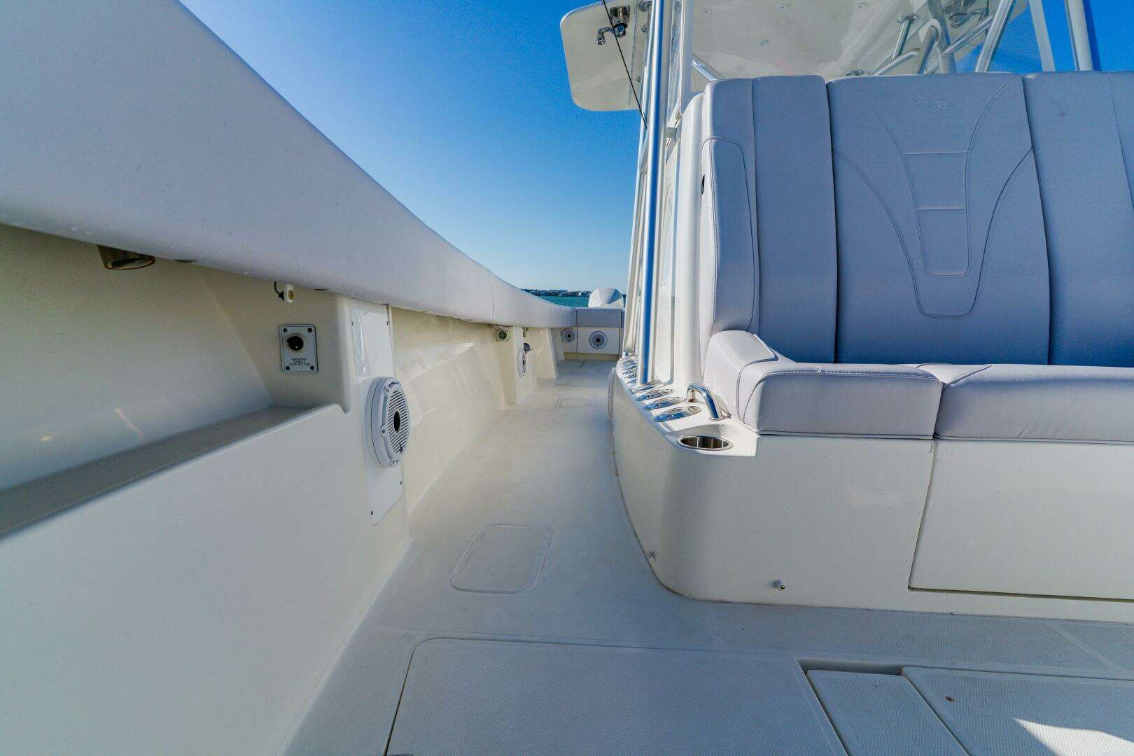 2012 SeaVee 390B - Image 20