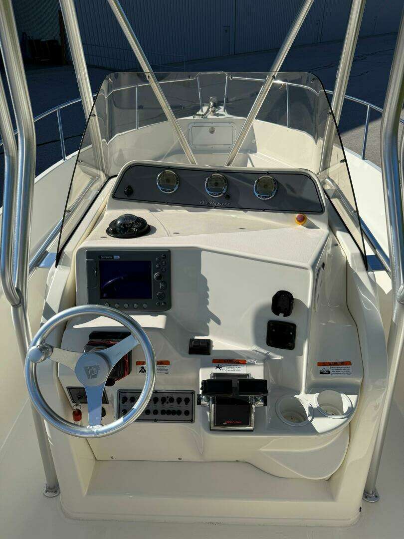 2003 Wellcraft 250 Fisherman - Image 11