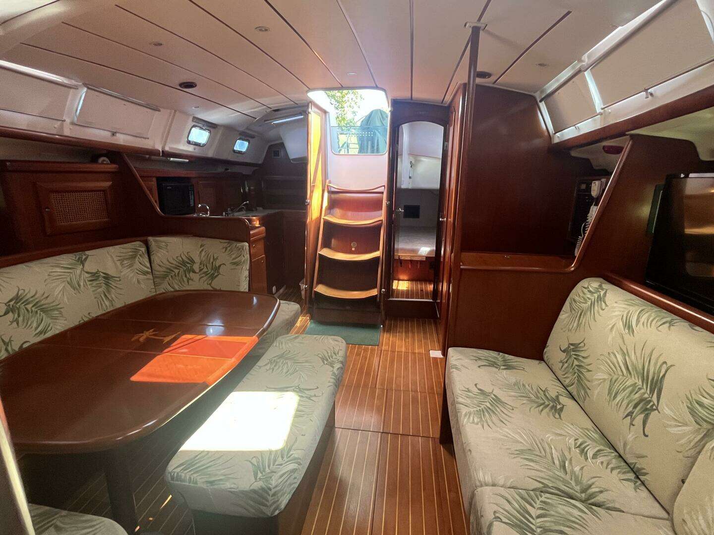2005 Beneteau 423 - Image 30