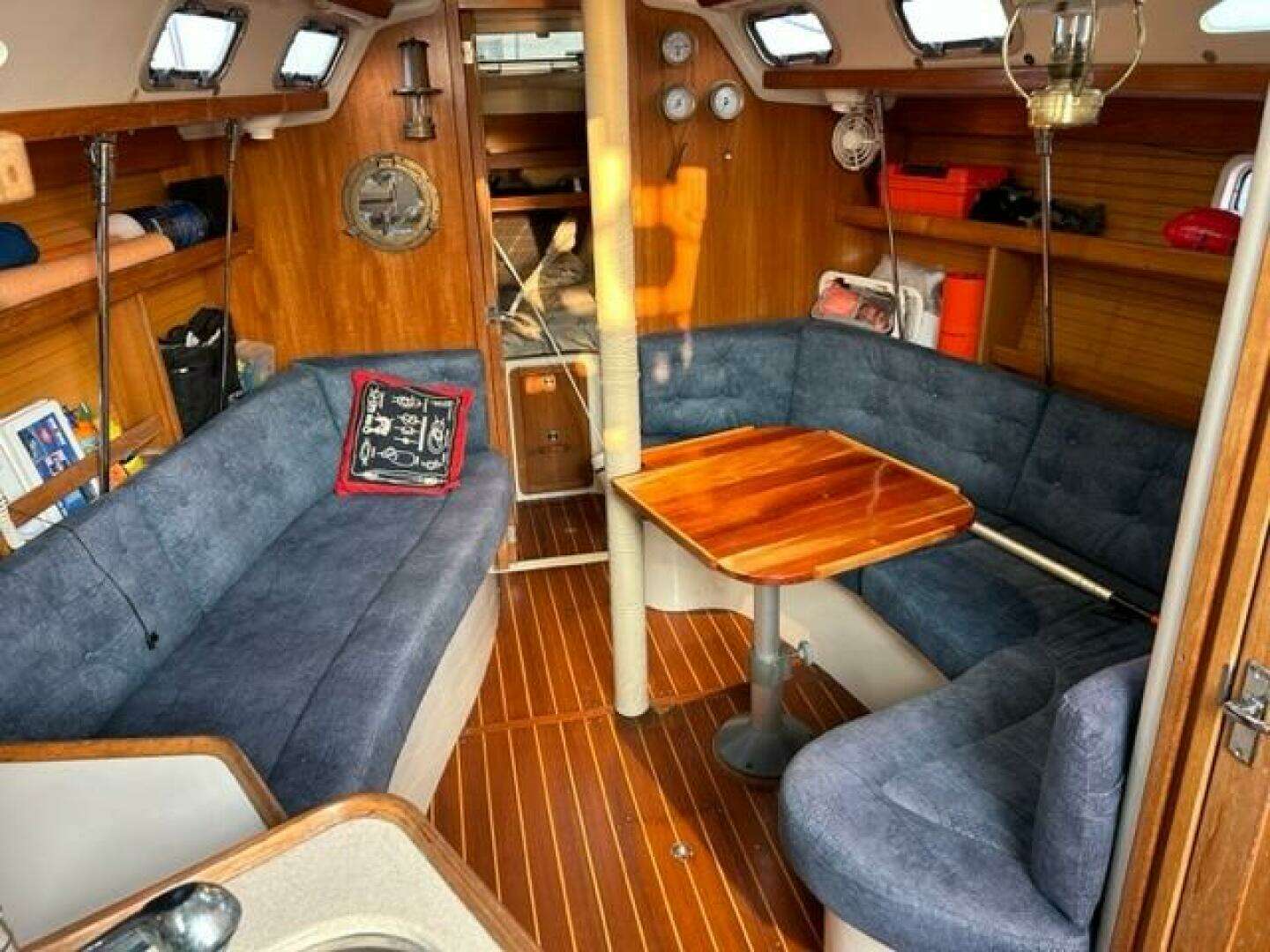 1998 Catalina 320 - Image 20