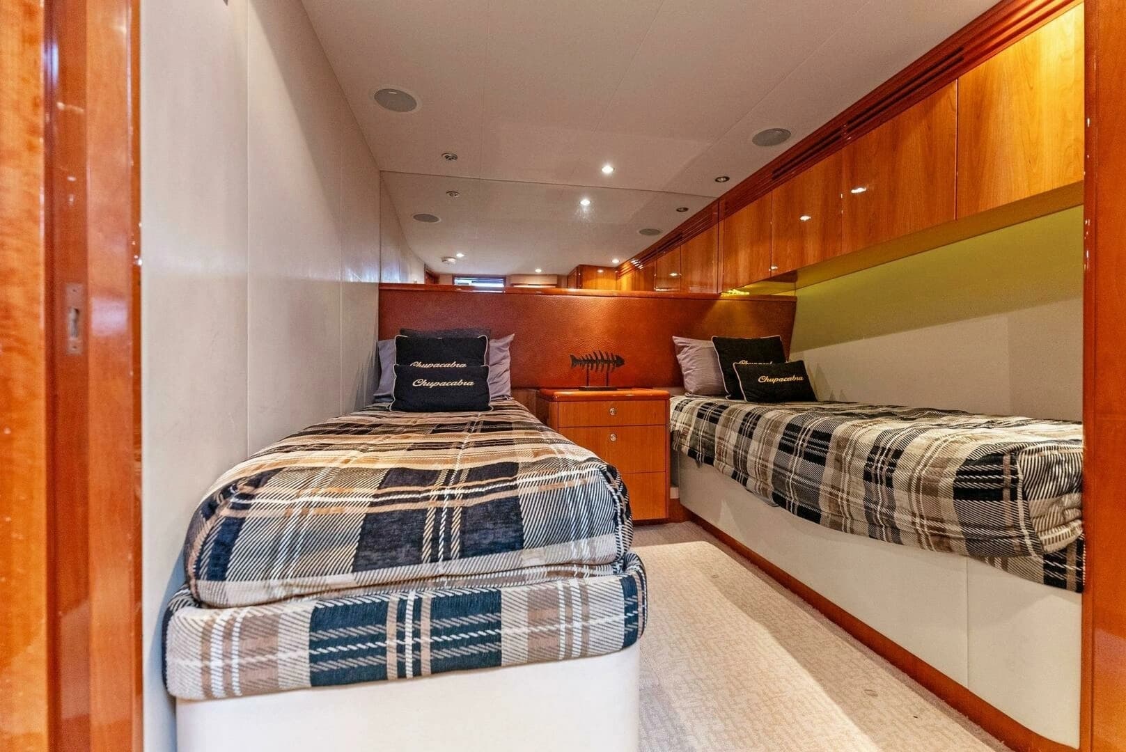 2007 Hatteras 64 Convertible - Image 27