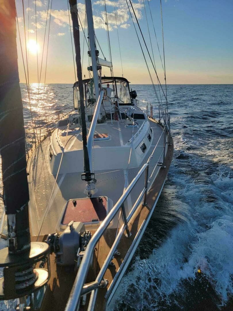 2005 Island Packet 485 - Image 2