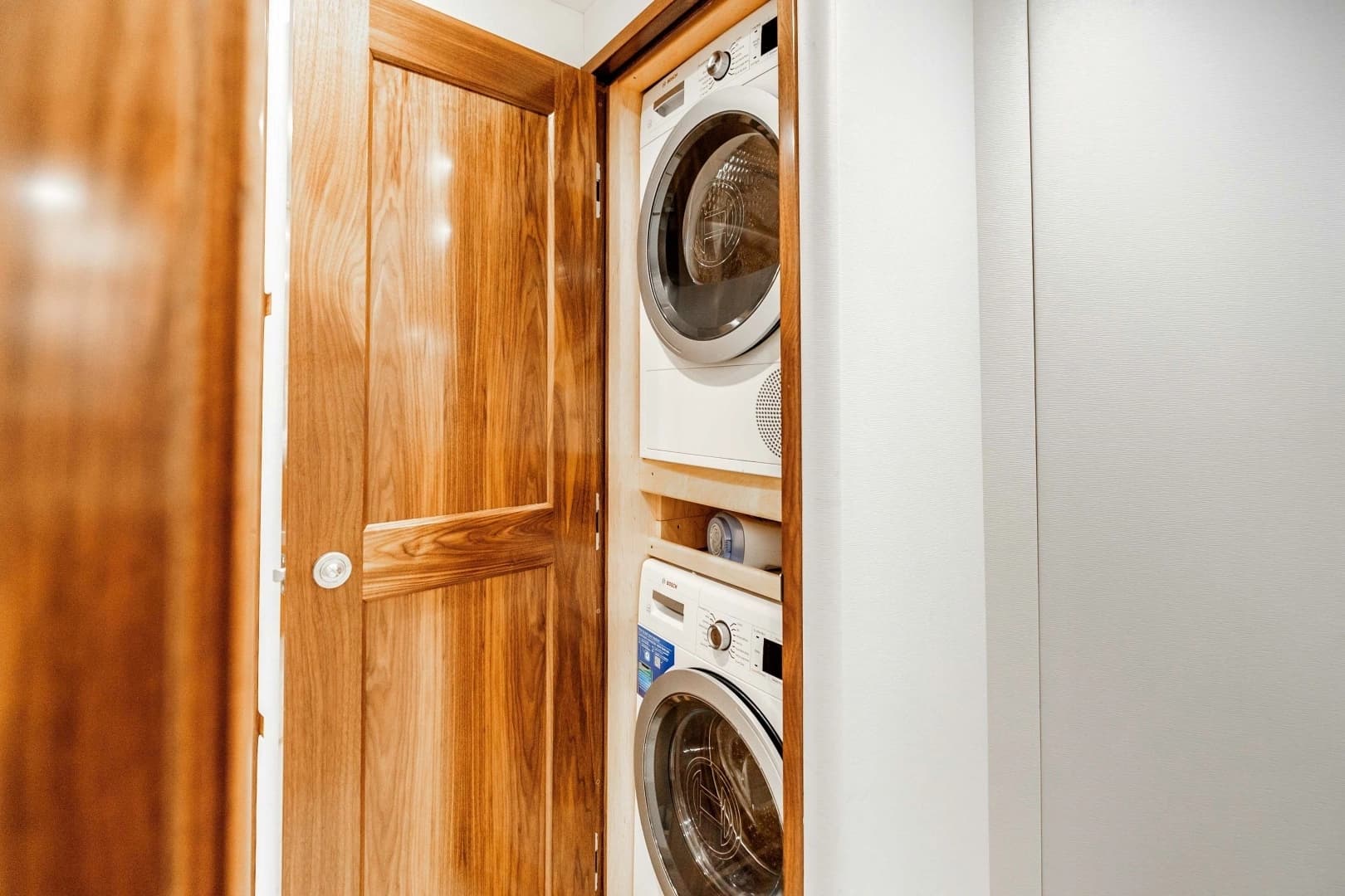 2018 Viking 72 Convertible - Image 27