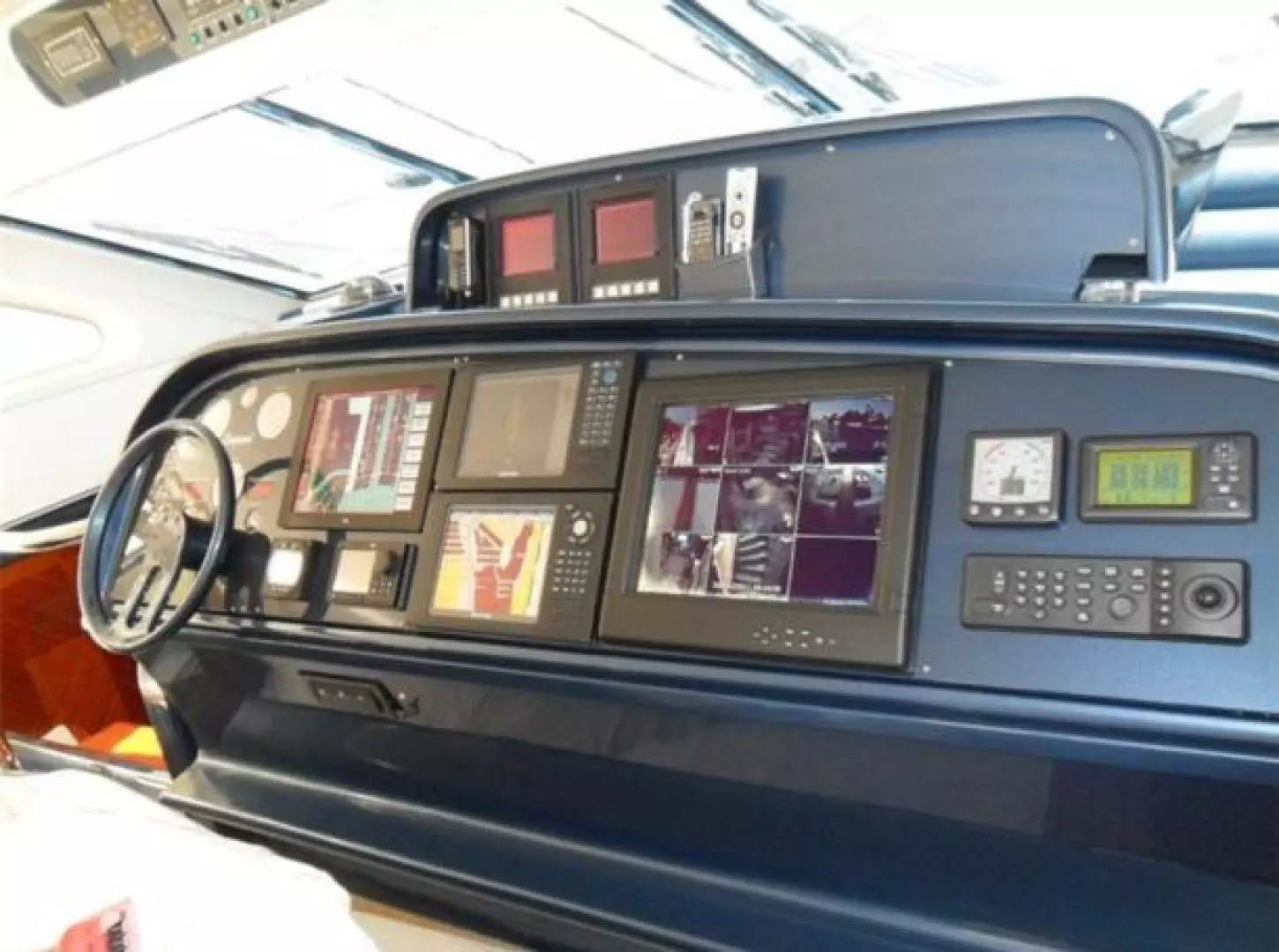 2001 Leopard 27M Open - Image 15