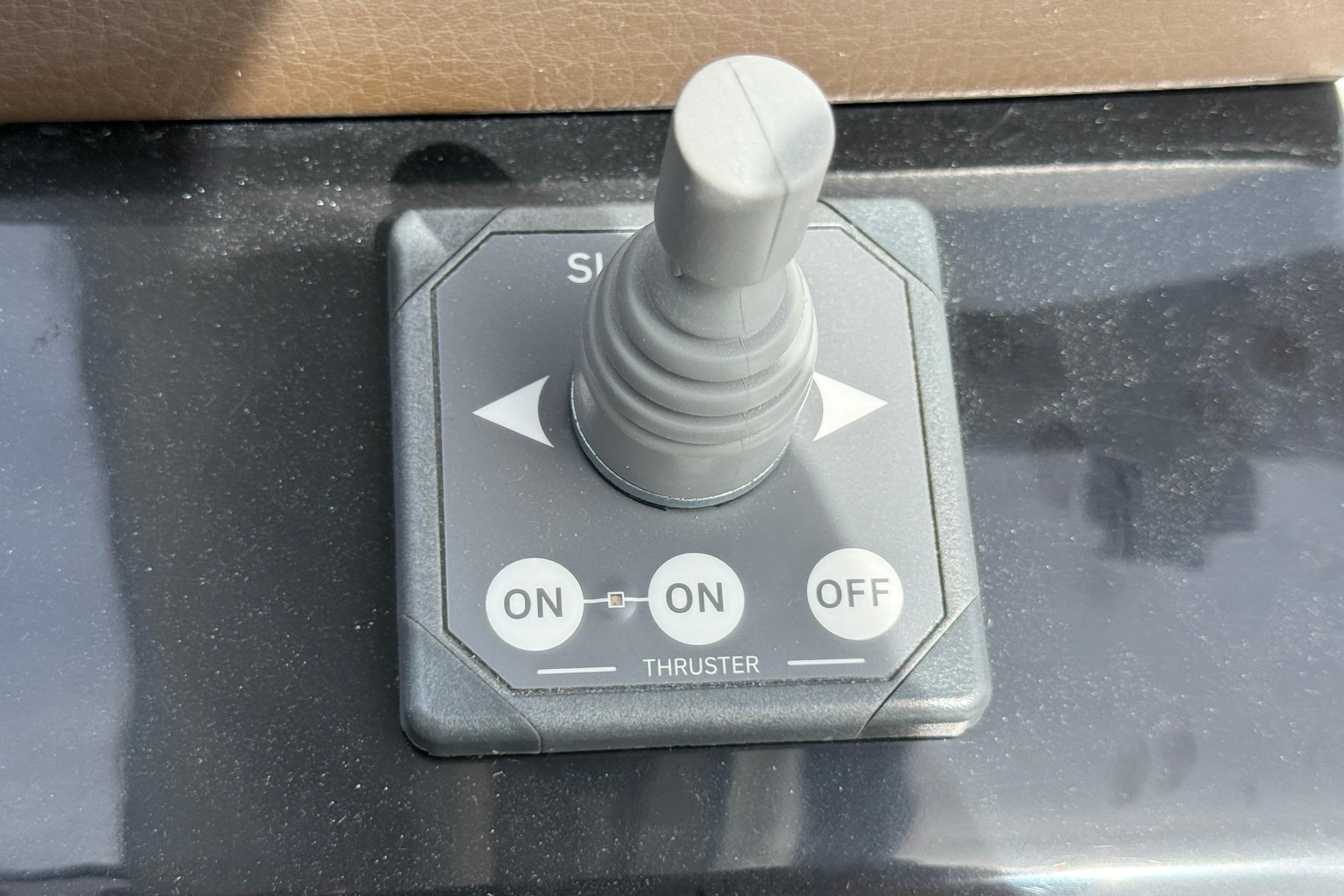 Joystick control panel on 2022 Four Winns V355 Coupe OB boat.