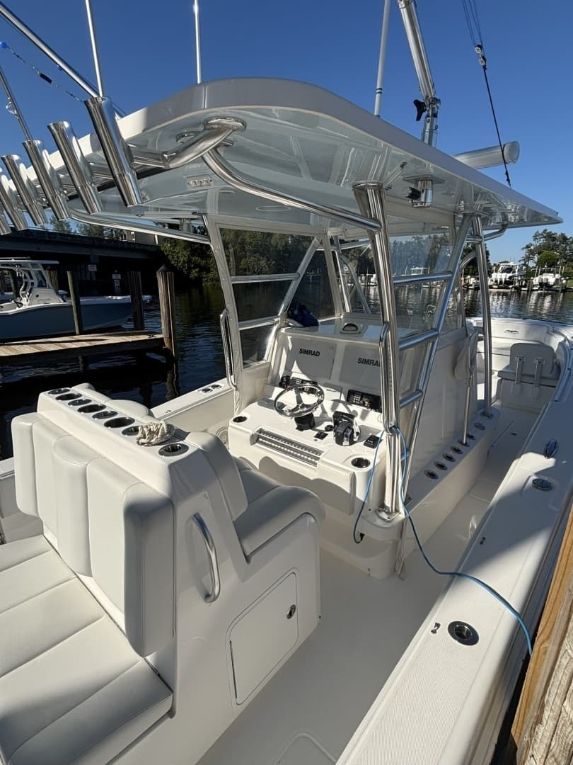 2018 Invincible 36 Center Console - Image 8