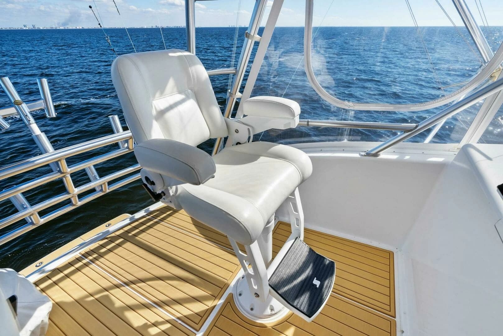 2002 Viking 65 Convertible - Image 56