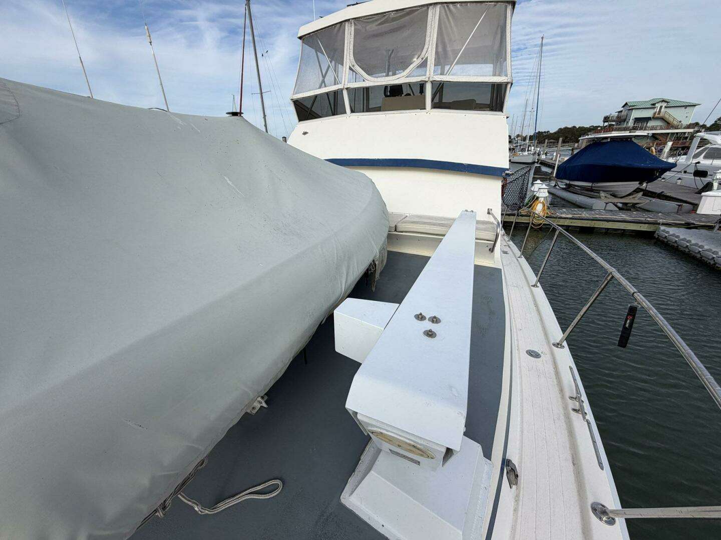 1987 Viking 44 Motor Yacht - Image 13